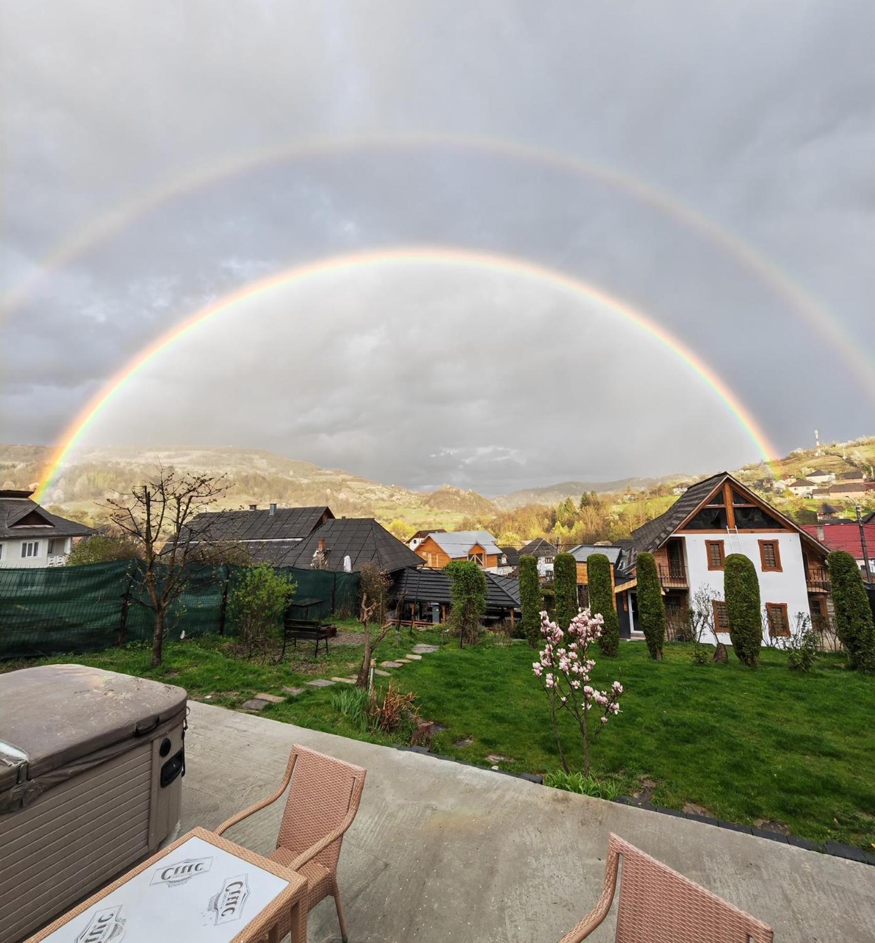 Casa Cu Magnolii Poienile Izei Exterior foto